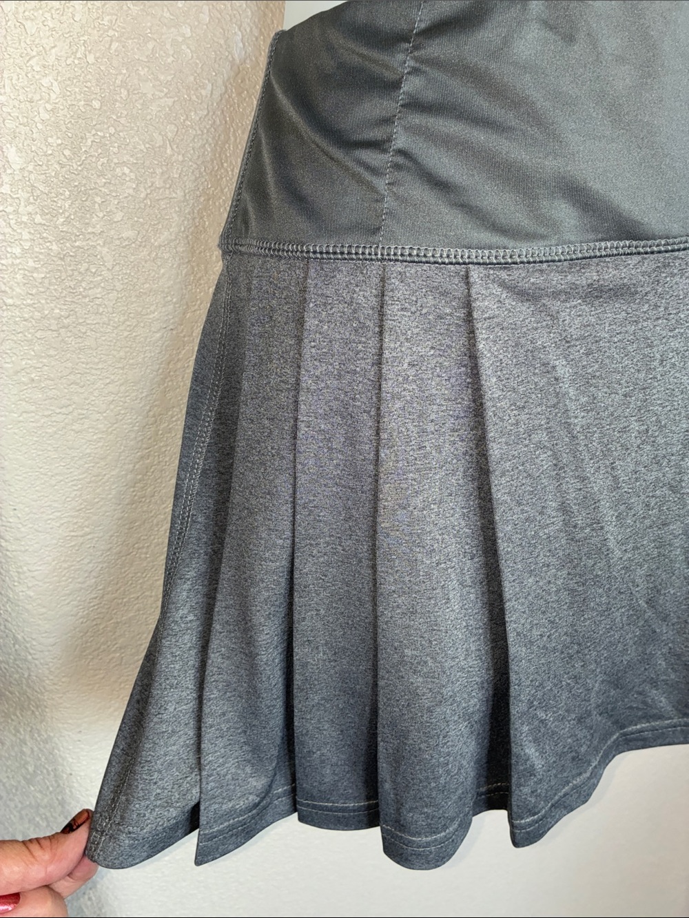 BOLLE Skort, Women's Athletic Pleated Skirt in Charcoal Gray, built in shorts. L - Picture 4 of 11